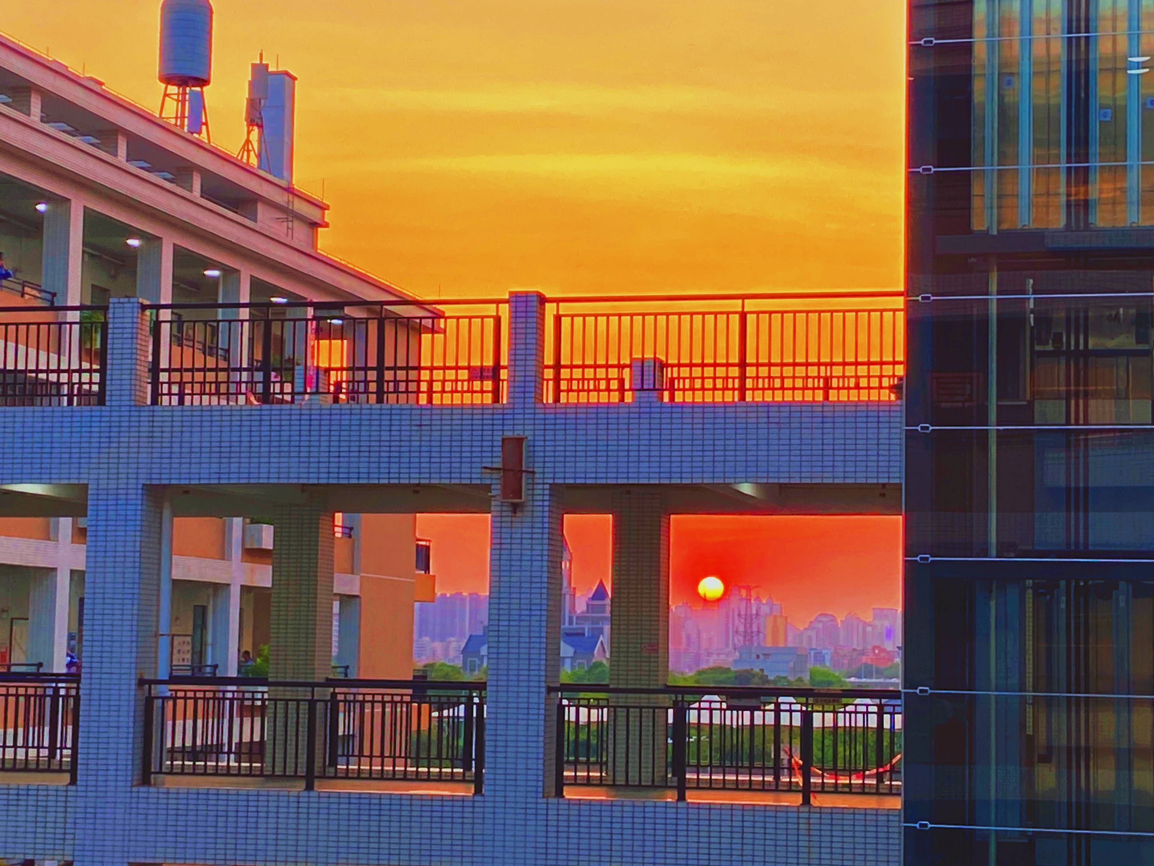 华中夕阳